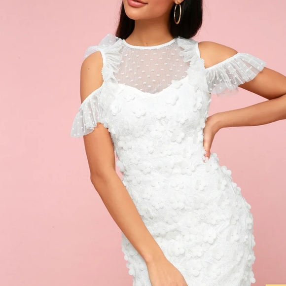 Elliatt size S white Oberon dress with delicate detail - Picture 4 of 6